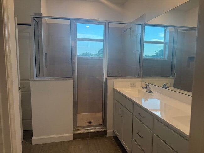 Photo - 4938 Navali Dr