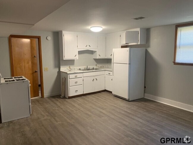 Building Photo - 1523 3rd Ave Rental