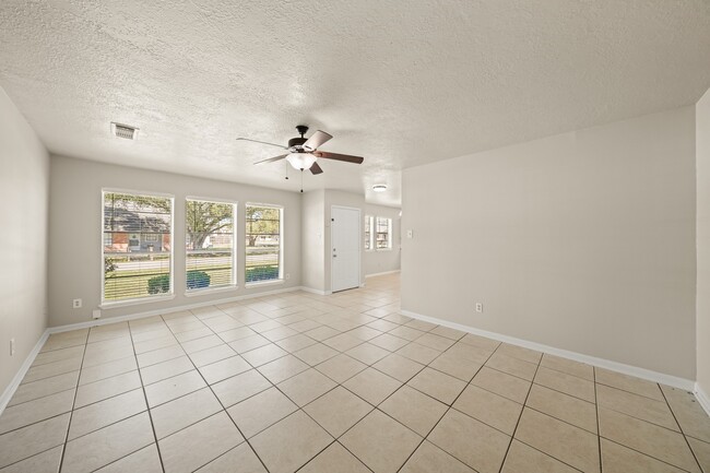 Photo - 9731 Youngcrest Dr