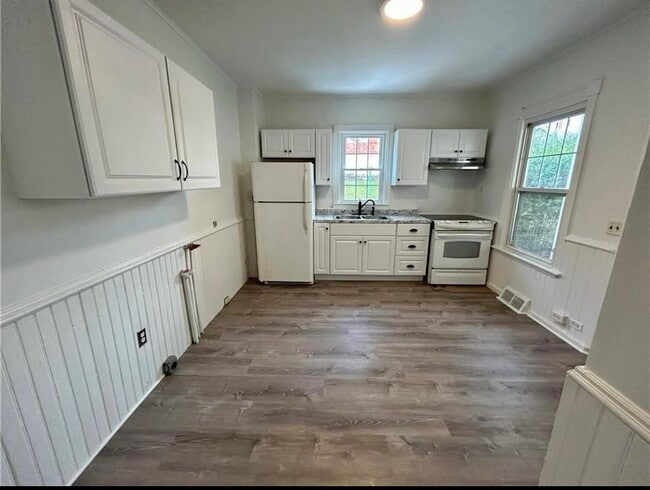 Photo - 407 William St