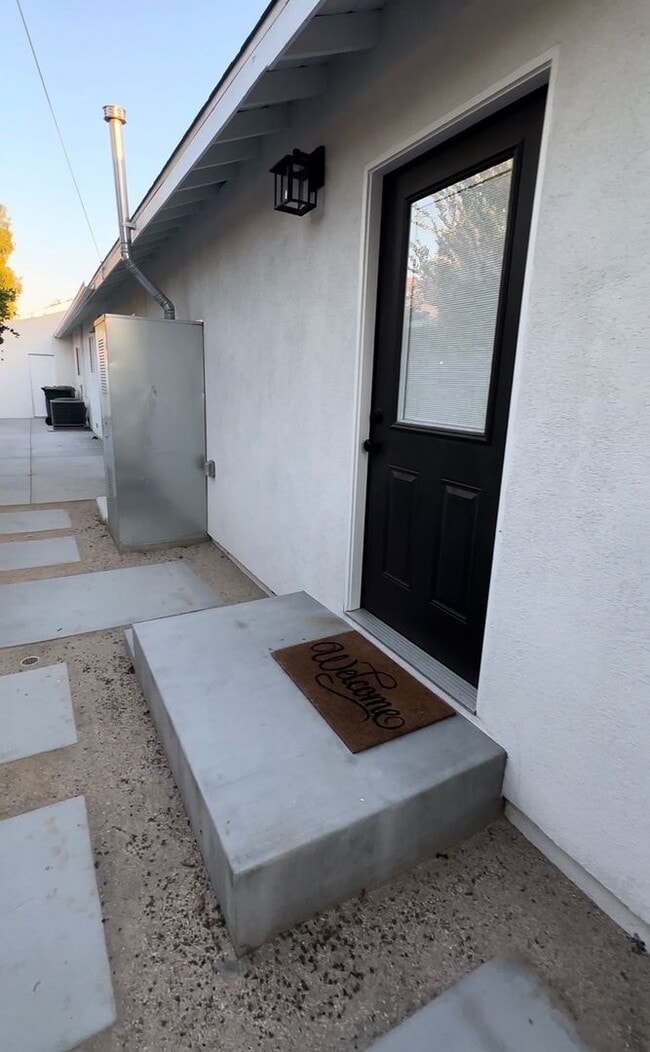 Building Photo - 1113 Riedel Ave Unit ADU