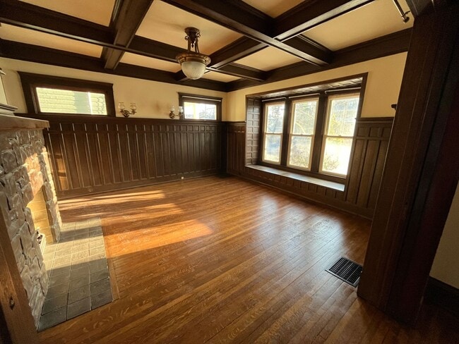 Photo - 896-900 Grove Street Unidad 898 Grove Street (1st Floor)