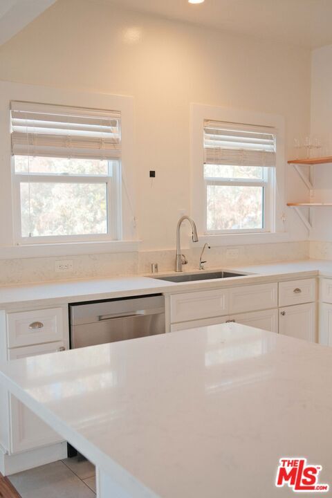 Photo - 466 1/2 N Gardner St
