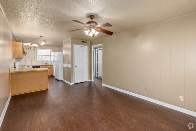 2BR, 1BA - 850SF - Living Room - Sycamore Apartments