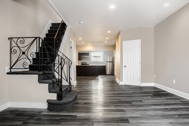 Photo - 2137 Mifflin St