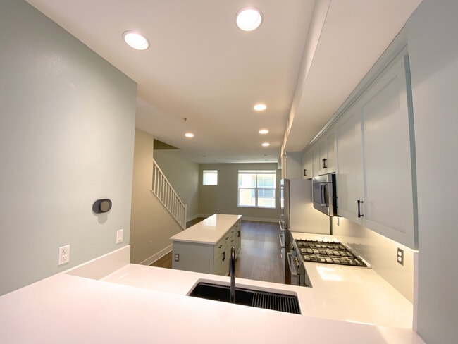 Photo - 310 City Center Dr