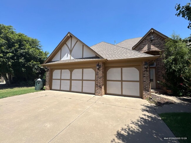 Building Photo - Stunning 3-Bedroom Home with Modern Amenities