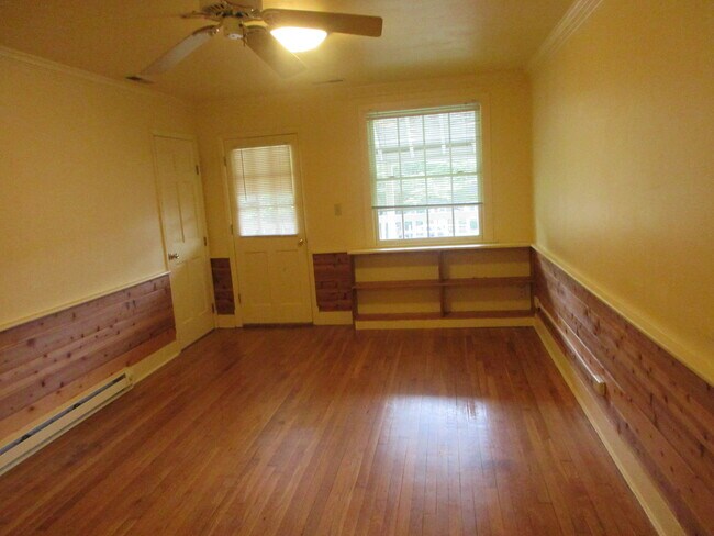 Photo - 104 Dunova Ct