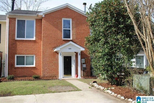 Building Photo - 805 Hillsboro Ln Rental