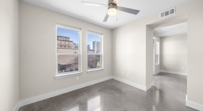 Building Photo - 1825 San Jacinto St Unit 845