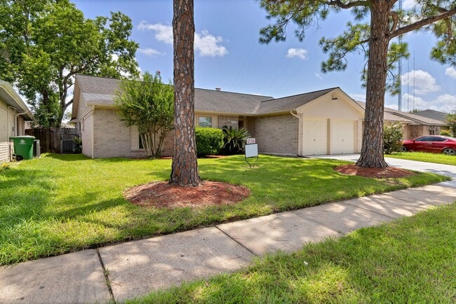 Building Photo - 17131 Quail Park Dr