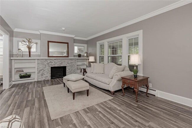 Photo - Lakefront 4-Bedroom Home for Rent in Euclid, OH