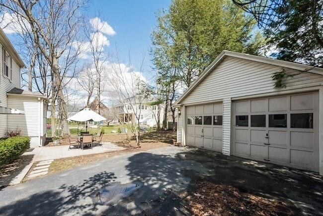 Photo - 62 Evergreen Ave
