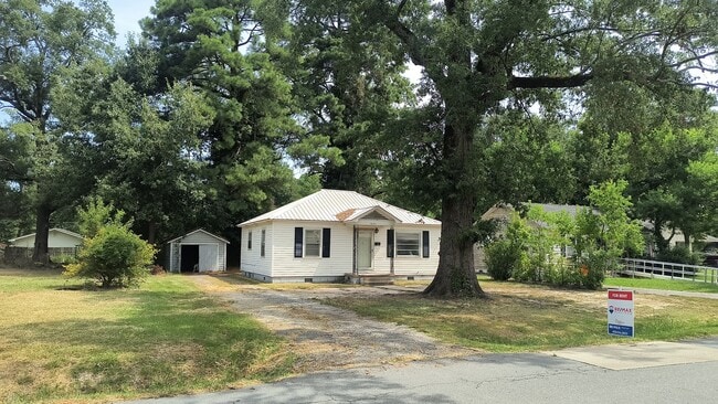 Building Photo - 1605 W 31st Ave