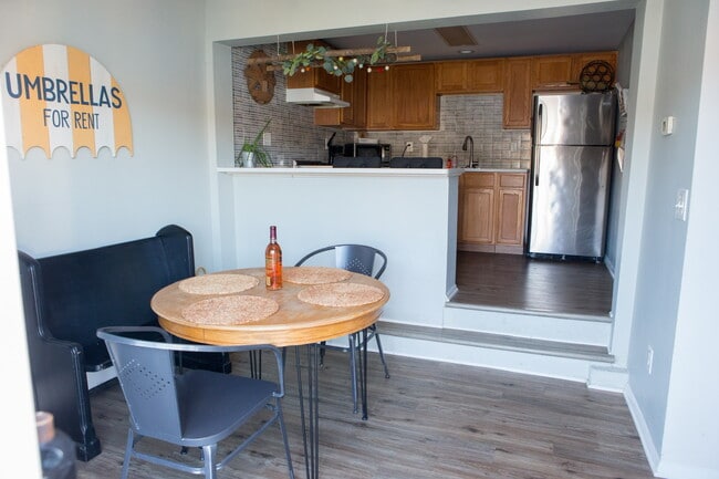 Photo - 636 Jersey Ave Unit 2