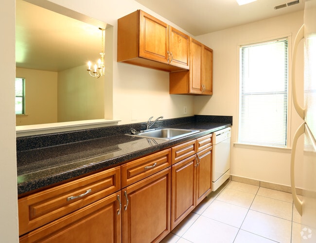 Laurel Hill Apartments