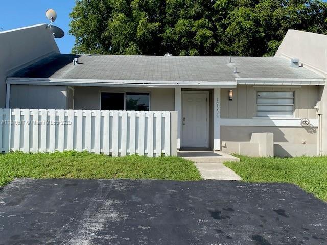 Building Photo - 10366 SW 208th Ln Rental