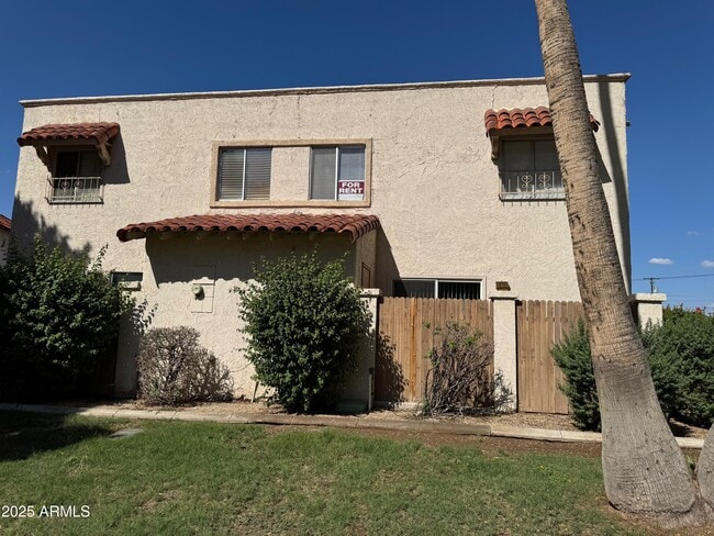 Photo - 8861 N 12th Pl