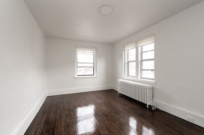 Photo - 122 Dowling Ave Unit 33