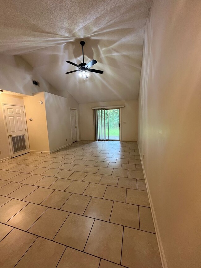 Photo - 441 AdmiralsWalk Dr Unit 1