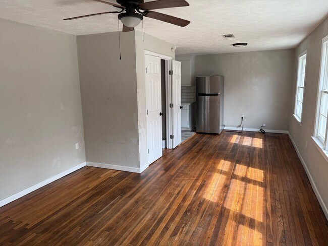 Photo - 4833 N State St