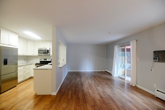 Living Room/Kitchen - 1895 Alpine Ave Unidad I25
