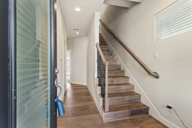 Photo - 126 Knightsbridge Park Ln