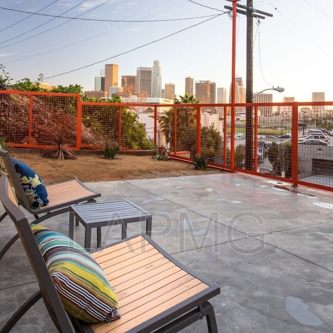 Photo - 1159 Bellevue Ave