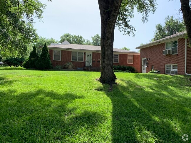Building Photo - 4107 F St Rental