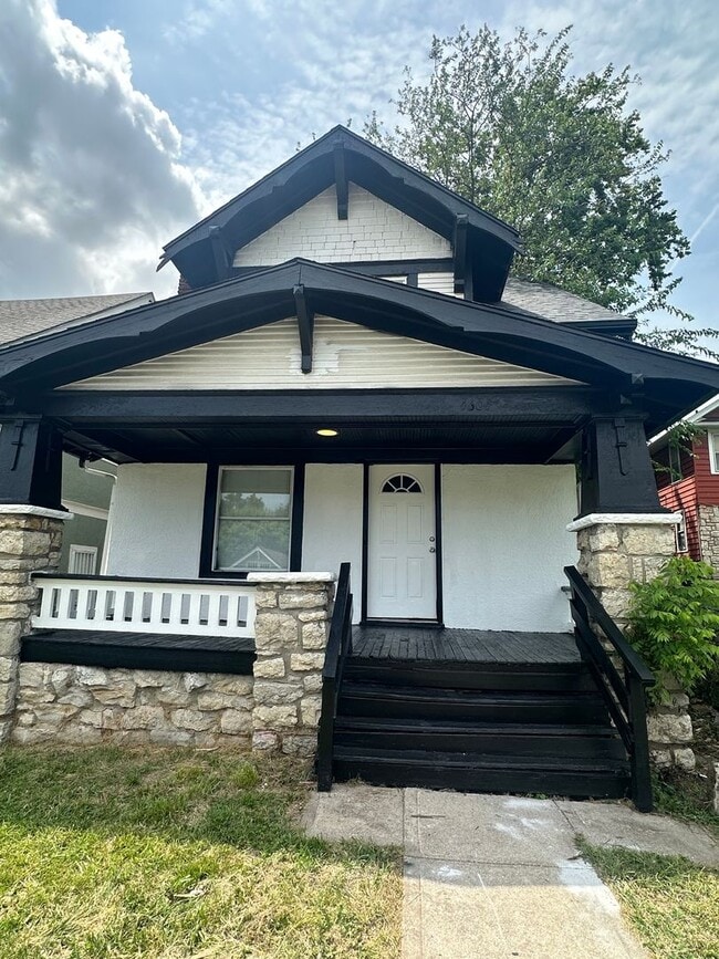Building Photo - This is a 2 bedroom 1 bath single family h... Rental