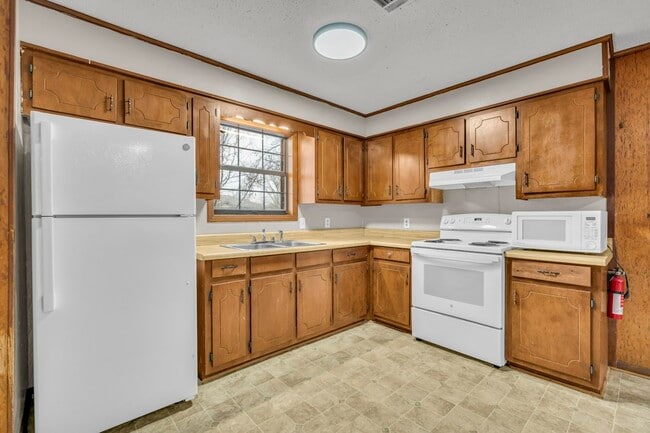 Photo - 155 W Thomas Dr