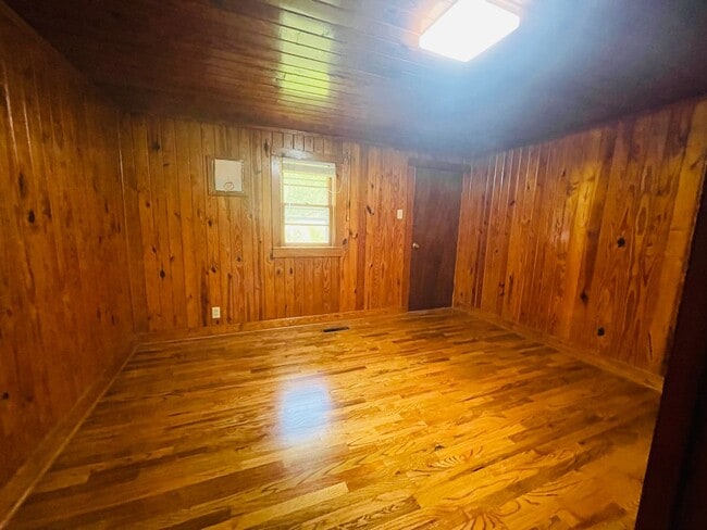 Photo - 3 BD/1/BA County Ranch Home