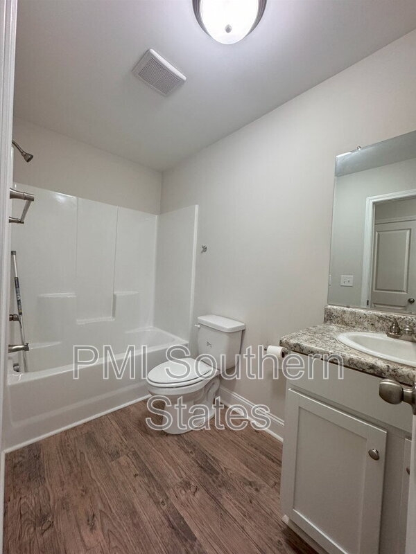 Photo - 204 Walnut Hill Dr Unit B