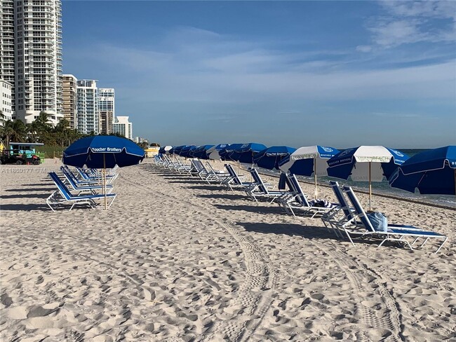 Building Photo - 6039 Collins Ave Unit 1136 Rental