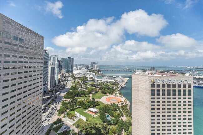 Building Photo - 325 S Biscayne Blvd Unit 4224 Rental