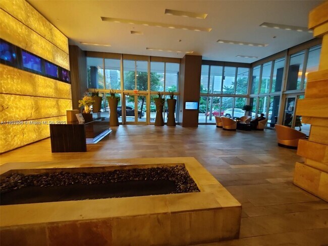 Photo - 55 SE 6th St Unidad 2604