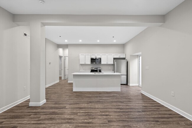 Building Photo - 980 N Marshall St Unit 2