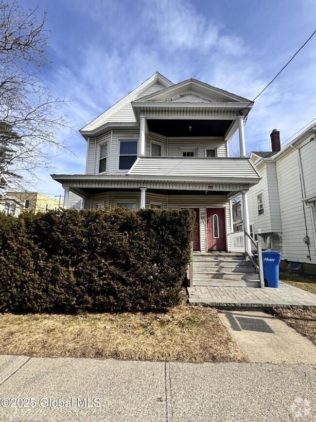 Building Photo - 831 Washington Ave Unit 2 Rental