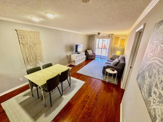 Photo - 7610 Stirling Rd Unidad 204c