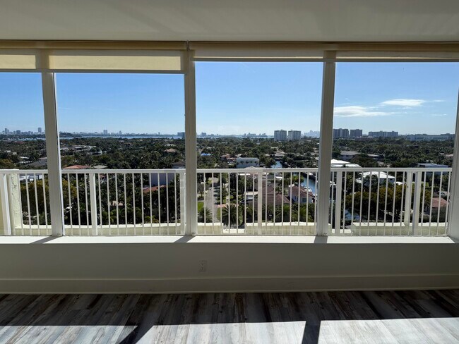 Photo - 2000 NE 135th St Unit Ph