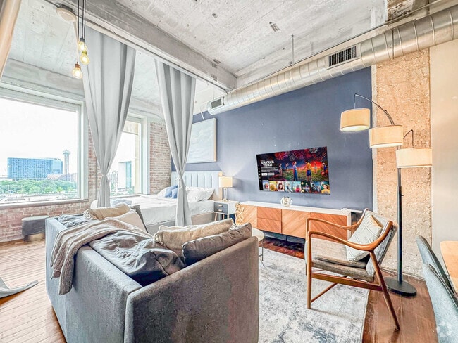 Building Photo - 555 Evergreen St Unit ID1231699P Rental
