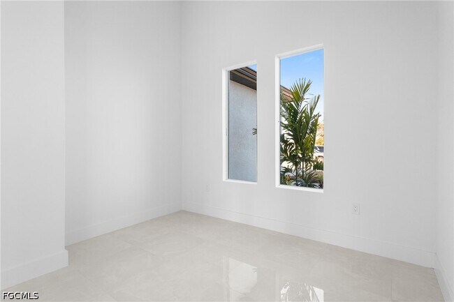 Photo - 1026 Nelson Rd N
