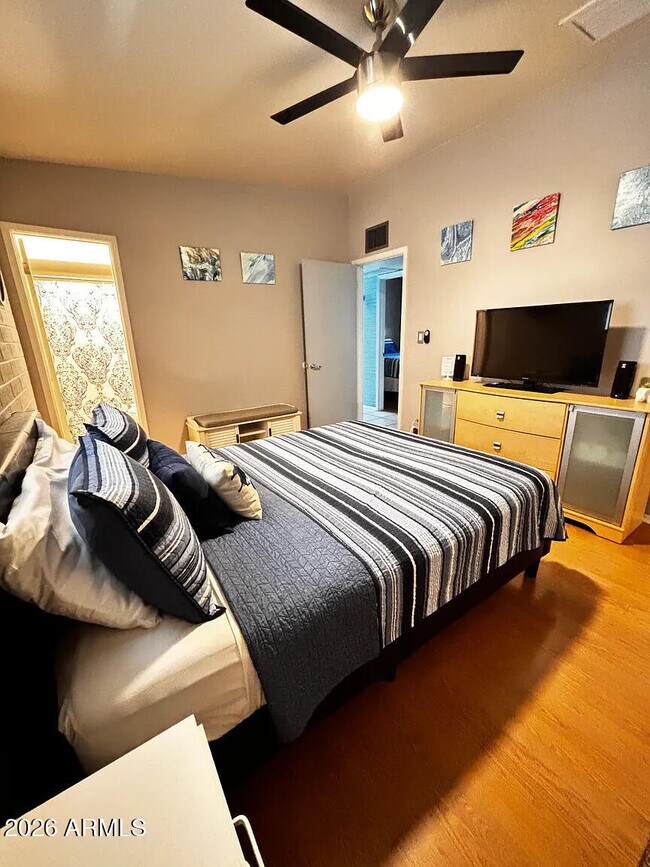 Photo - 1031 N 78th Pl