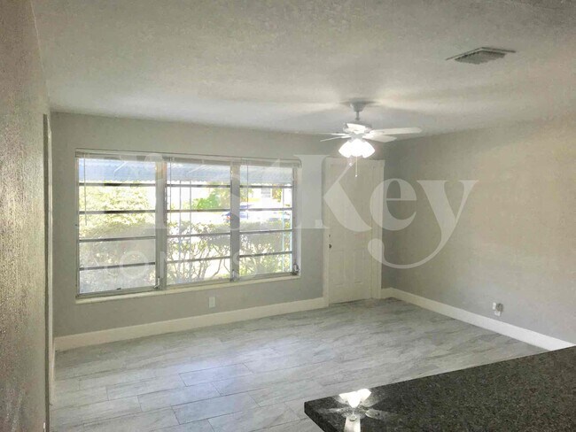 Photo - 1640 NE 32nd Pl