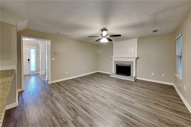 1357 Lamont Dr SW