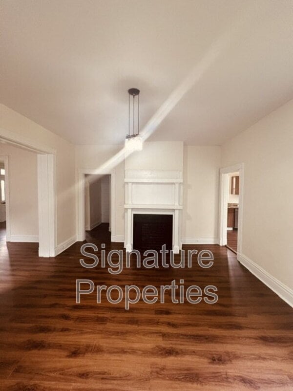 102 W Lancaster Rd