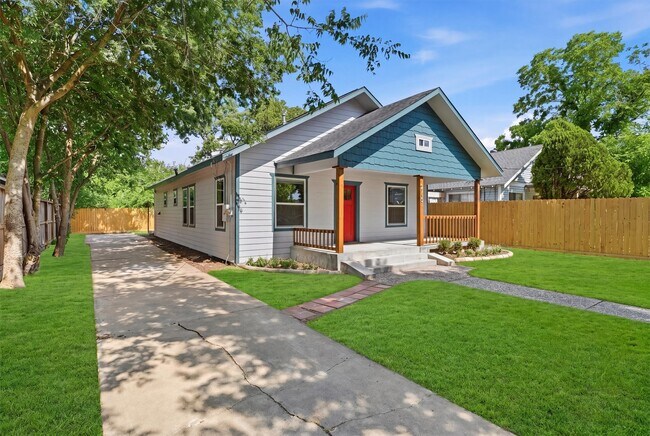 Photo - 2710 Gano St