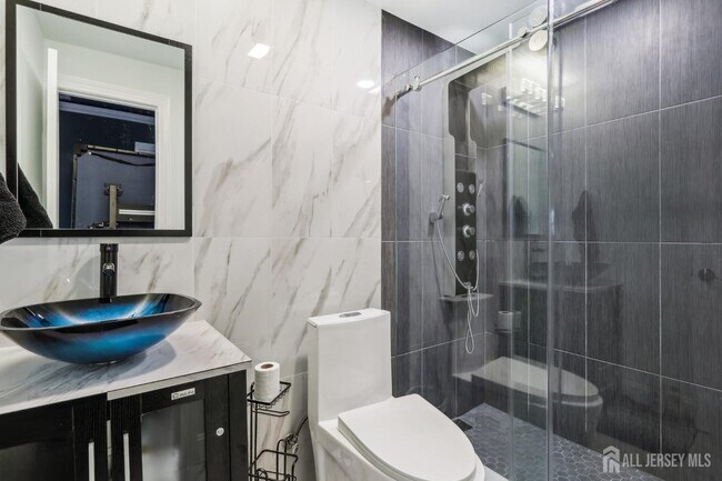 Photo - 206 Shields Ct