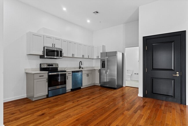 Photo - 280 Essex St Unidad 402