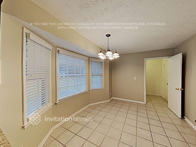 Photo - 3930 Grove Trail